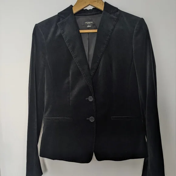 ANN TAYLOR BLACK  BLAZER JACKET IN VELVET SIZE 4 EUC Preppy Classic Business - Picture 2 of 12